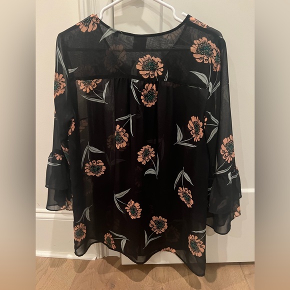 Cabi Button Up Long Sleeve Top Size Small - Picture 2 of 3